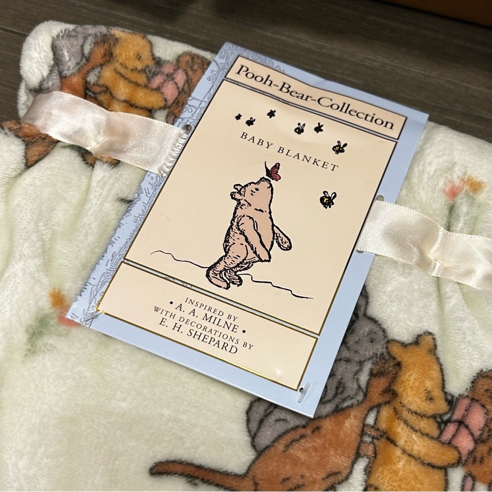 Classic Winnie the Pooh Baby Blanket - Picture 4 of 5